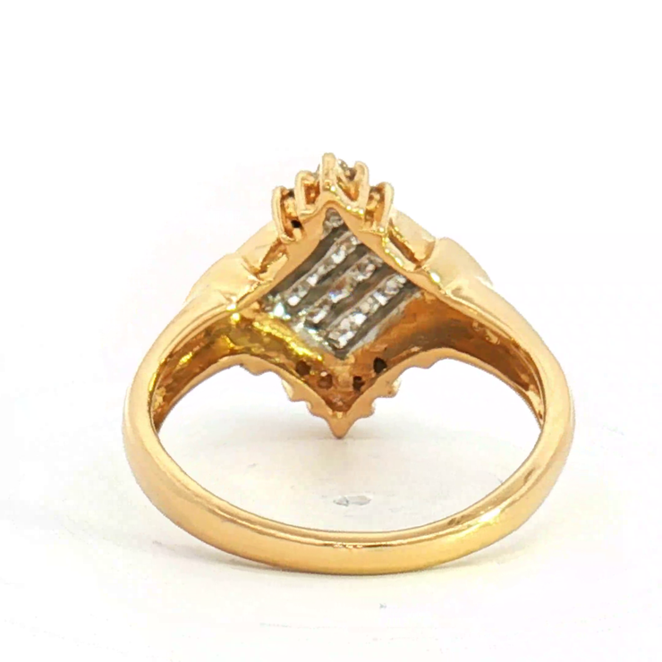 18K YELLOW GOLD INVISIBLE SET DIAMOND RING, ESTATE