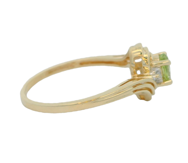 14k yellow gold peridot ring, estate