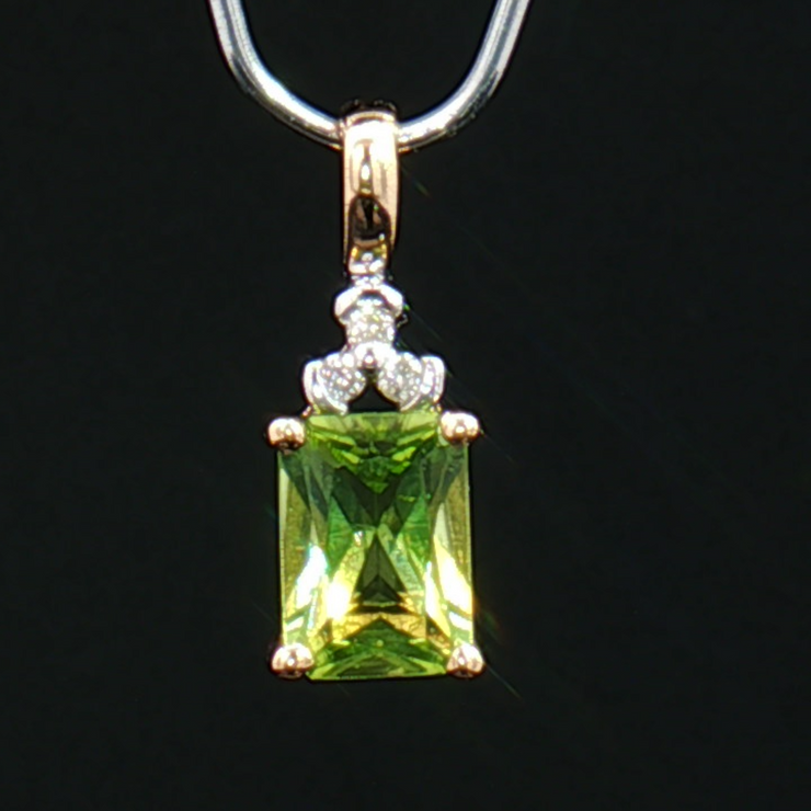 14K YELLOW GOLD PERIDOT & DIAMOND PENDANT, ESTATE