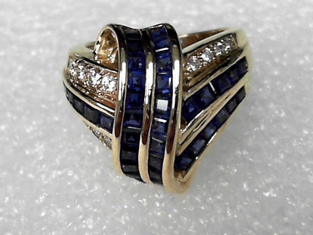 18K YELLOW GOLD SAPPHIRE DIAMOND RING, Estate