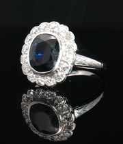 18K AND PLATINUM VINTAGE SAPPHIRE & DIAMOND RING, ESTATE