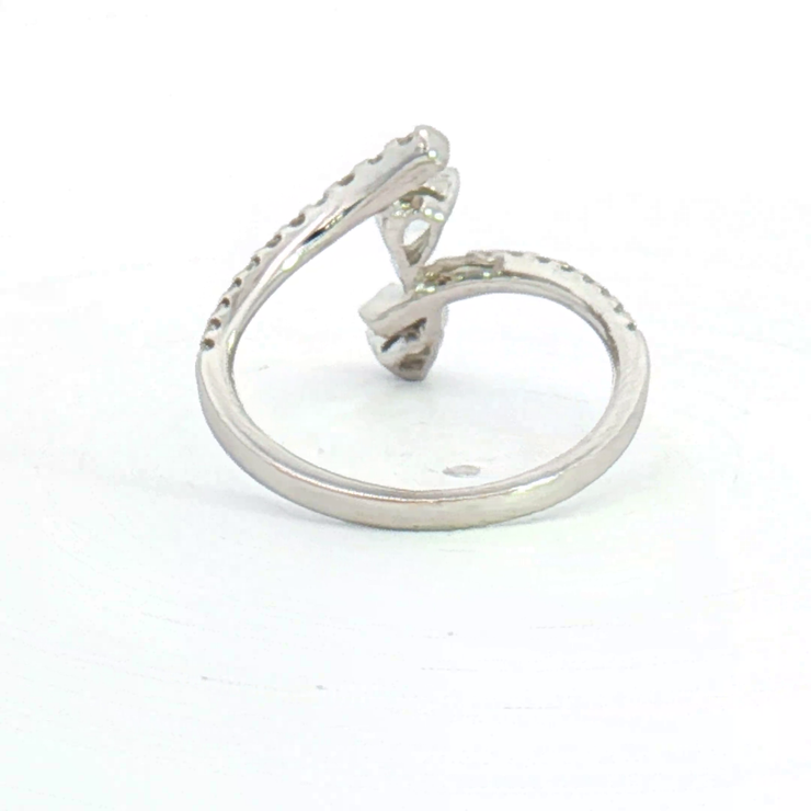 18K WHITE GOLD 1CTW DIAMOND BYPASS RING, ESTATE