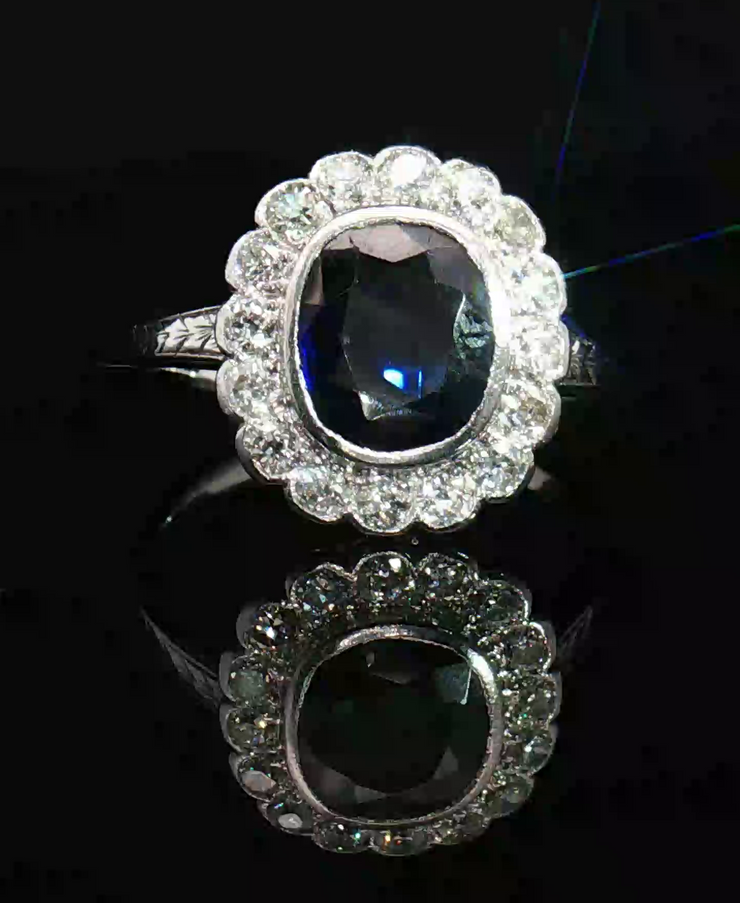18K AND PLATINUM VINTAGE SAPPHIRE & DIAMOND RING, ESTATE